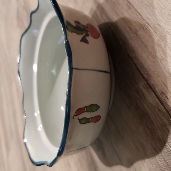 Arita Ware Japanese Lidded Bowl with vegetables. - Picture 3 of 6